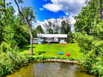 Detached in Severn