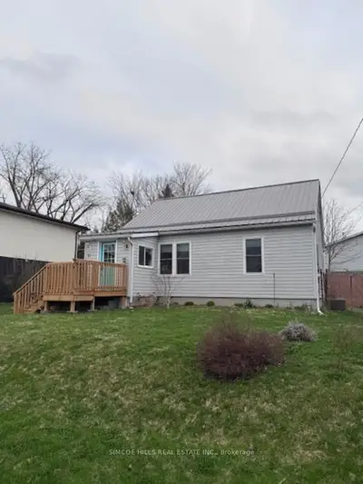 Detached in Orillia
