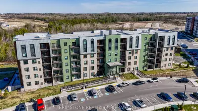 Condo Apartment in Barrie