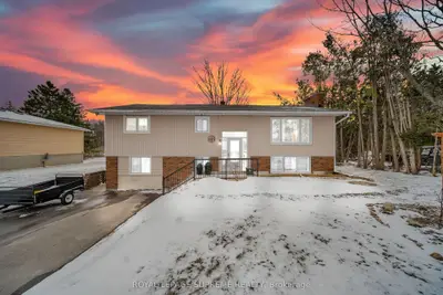 Detached in Oro-Medonte