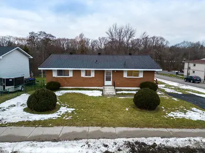 Detached in Clearview