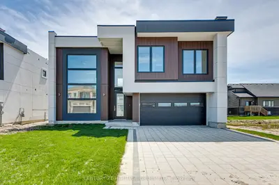 Detached in Orillia