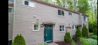 Condo Townhouse in Collingwood