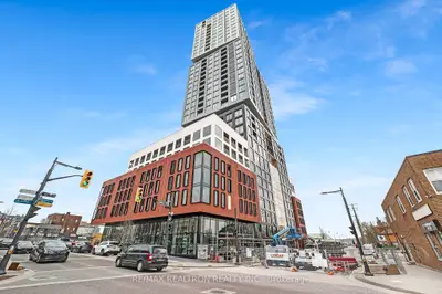 Condo Apartment in Barrie
