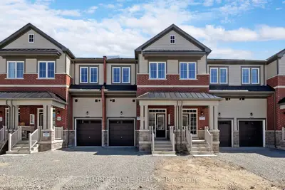 Att/Row/Townhouse in Barrie