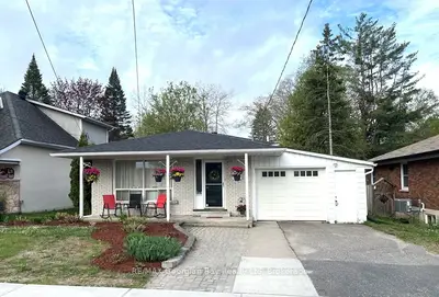 Detached in Midland