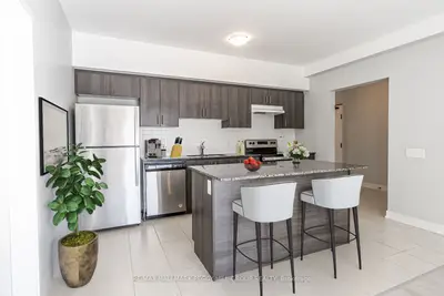 Condo Apartment in Barrie