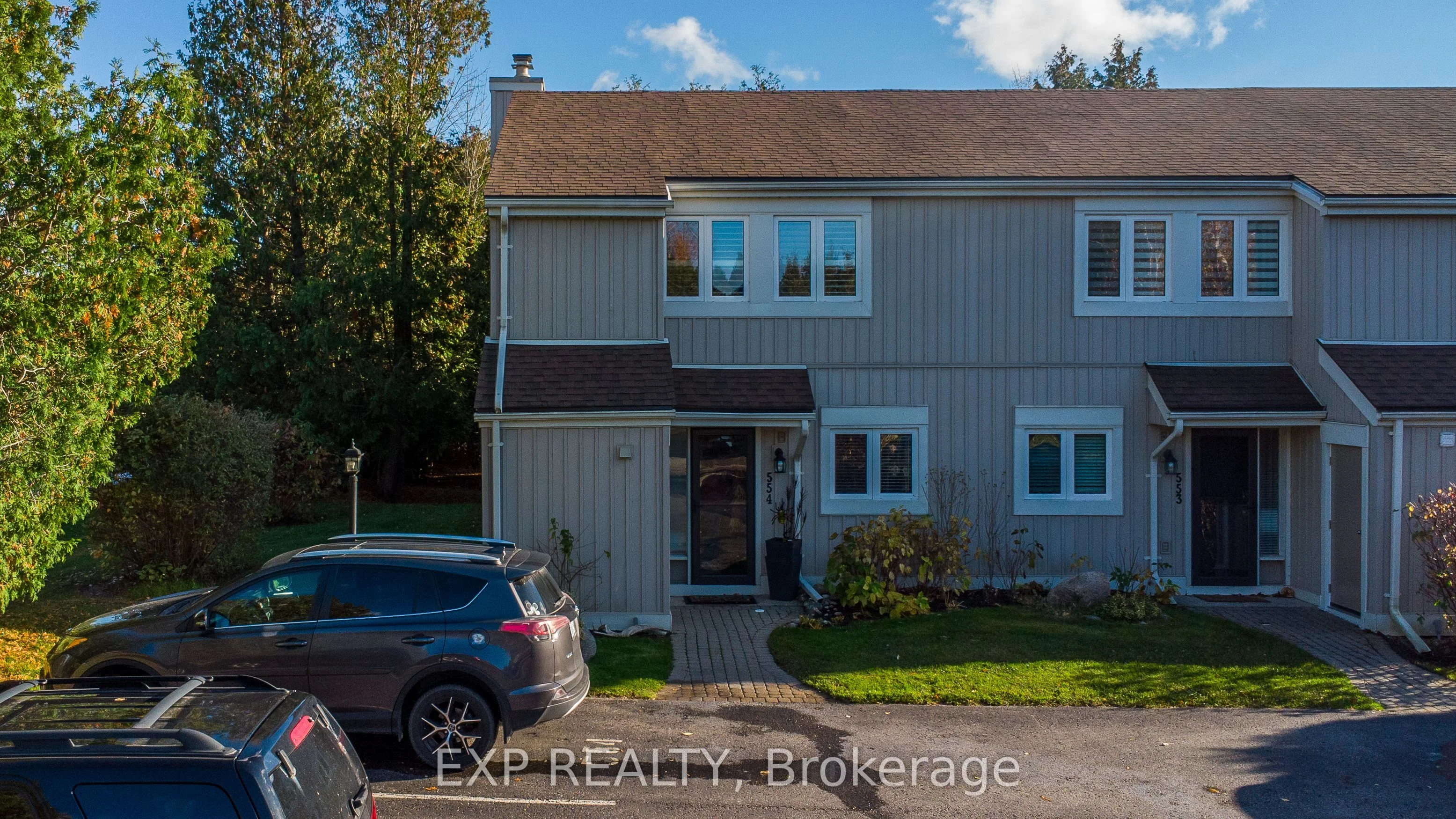 Condo Apartment in Collingwood