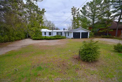 Detached in Wasaga Beach