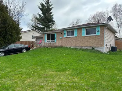Detached in Midland