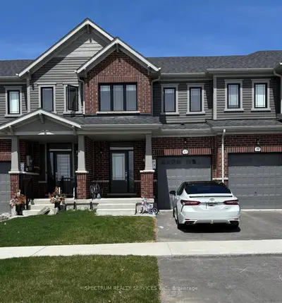 Att/Row/Townhouse in Barrie