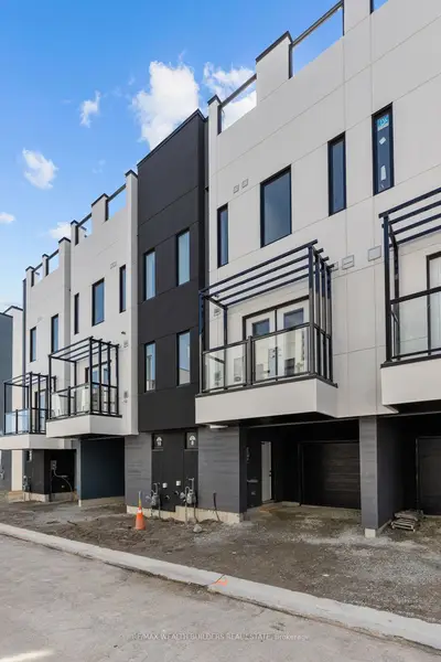 Att/Row/Townhouse in Orillia