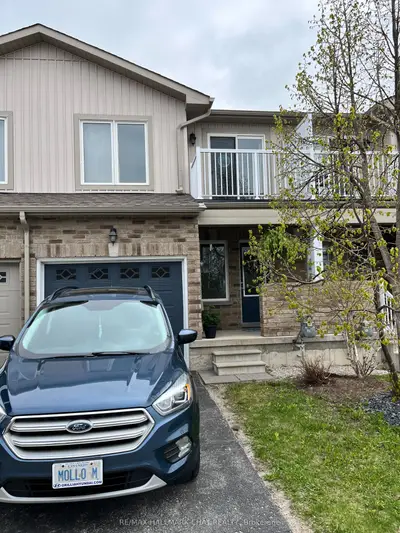 Att/Row/Townhouse in Barrie