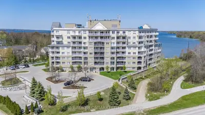 Condo Apartment in Orillia