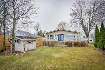 Detached in Orillia