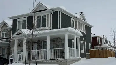 Detached in Wasaga Beach