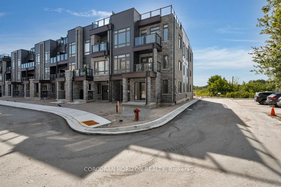 51 Wyn Wood Lane, Orillia, ON L3V 8P7