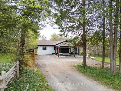 Detached in Clearview