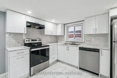 Detached in Orillia