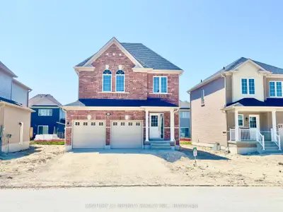 Detached in Clearview