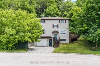 Detached in Orillia