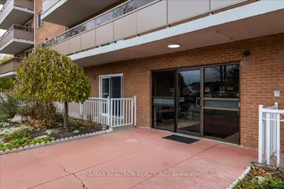 Condo Apartment in Barrie