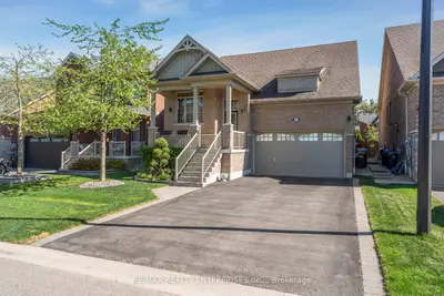 Detached in Springwater
