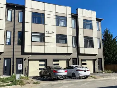 Att/Row/Townhouse in Barrie