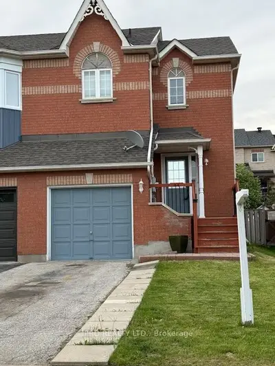 Att/Row/Townhouse in Barrie