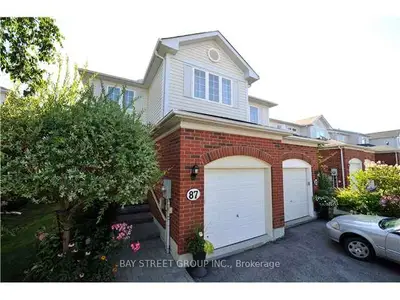 Att/Row/Townhouse in Barrie