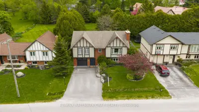 Detached in Clearview
