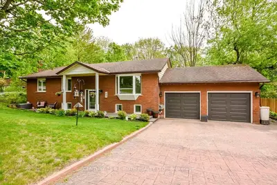 Detached in Springwater
