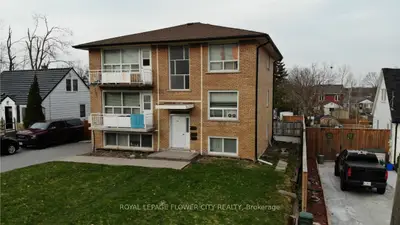 Triplex in Barrie