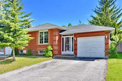 Detached in Barrie