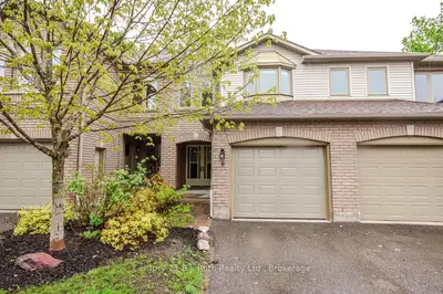 Condo Townhouse in Orillia