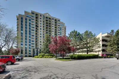 Condo Apartment in Barrie