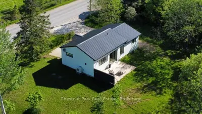 Detached in Clearview
