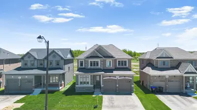 Detached in Clearview