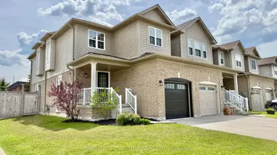 Att/Row/Townhouse in Barrie