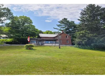 Detached in Penetanguishene