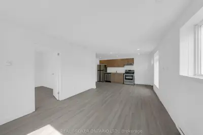 Fourplex in Tay