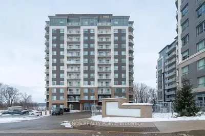 Condo Apartment in Barrie