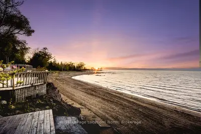 Detached in Wasaga Beach