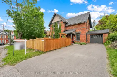 Detached in Orillia