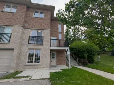Att/Row/Townhouse in Barrie