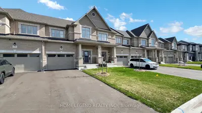 Att/Row/Townhouse in Wasaga Beach
