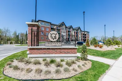 Condo Apartment in Barrie