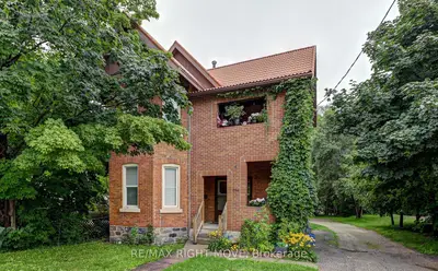 Triplex in Orillia