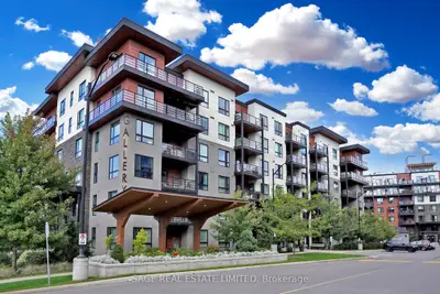 Condo Apartment in Barrie