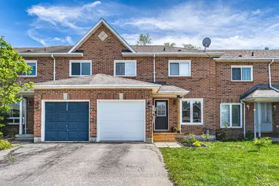 Att/Row/Townhouse in Barrie